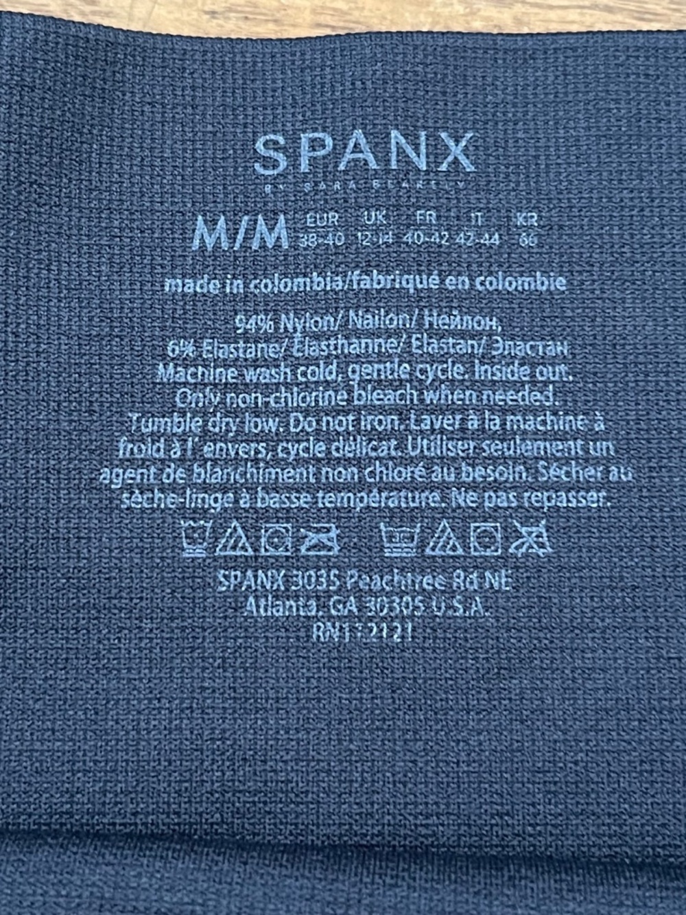 SPANX Look At Me Now Seamless Black Camo Leggings - Picture 4 of 8